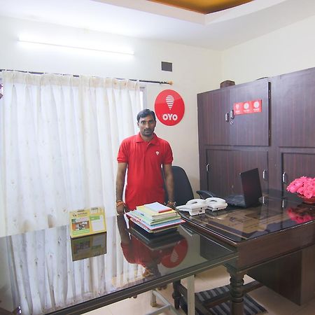 Oyo 9207 Chakri Guest House วิสาขปัตนัม ภายนอก รูปภาพ