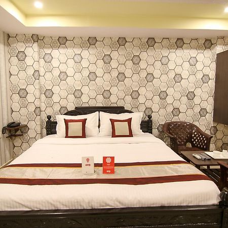 Oyo 9207 Chakri Guest House วิสาขปัตนัม ภายนอก รูปภาพ