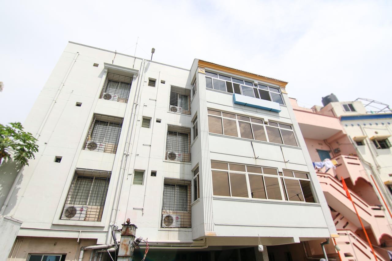 Oyo 9207 Chakri Guest House วิสาขปัตนัม ภายนอก รูปภาพ