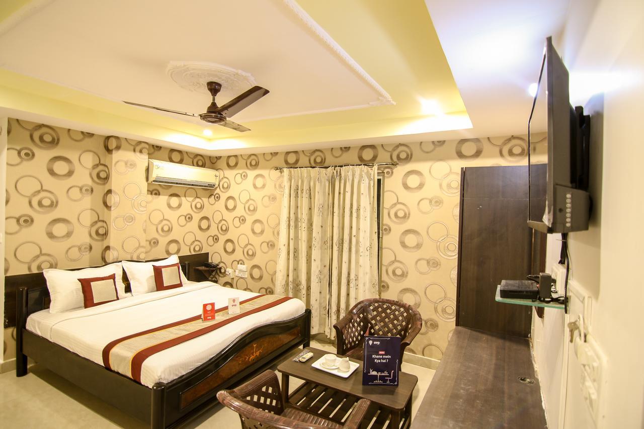 Oyo 9207 Chakri Guest House วิสาขปัตนัม ภายนอก รูปภาพ