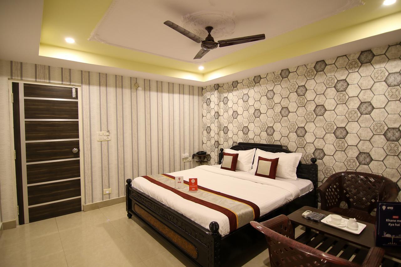 Oyo 9207 Chakri Guest House วิสาขปัตนัม ภายนอก รูปภาพ