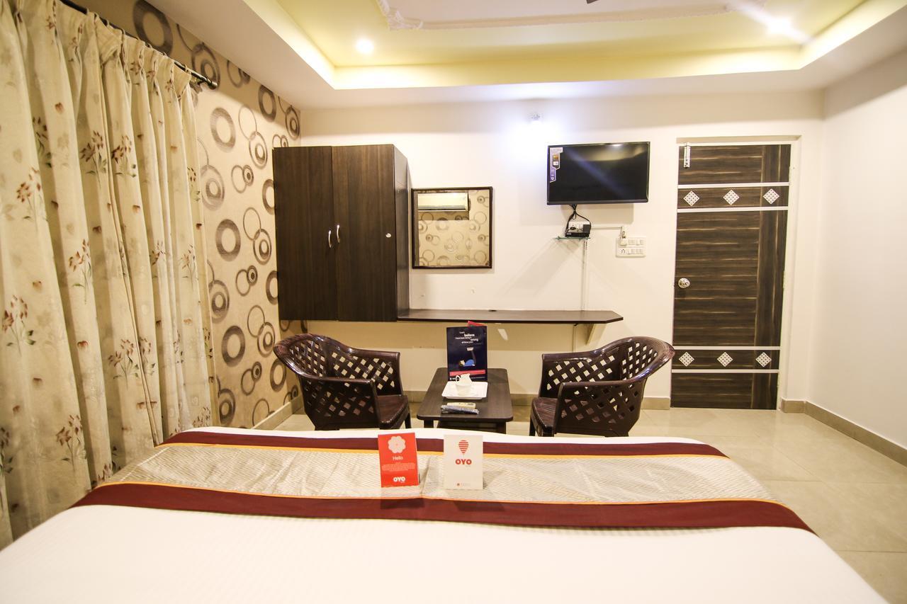 Oyo 9207 Chakri Guest House วิสาขปัตนัม ภายนอก รูปภาพ