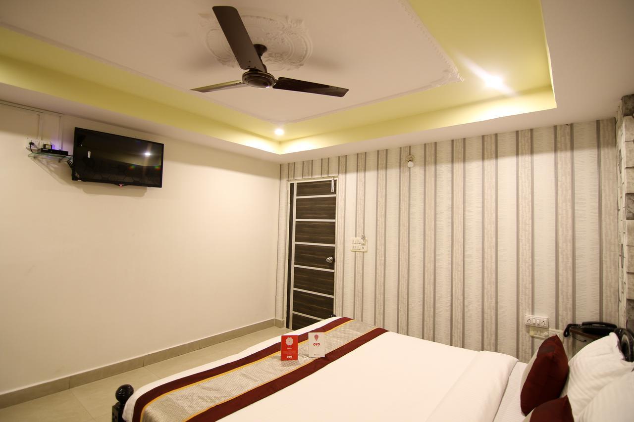 Oyo 9207 Chakri Guest House วิสาขปัตนัม ภายนอก รูปภาพ