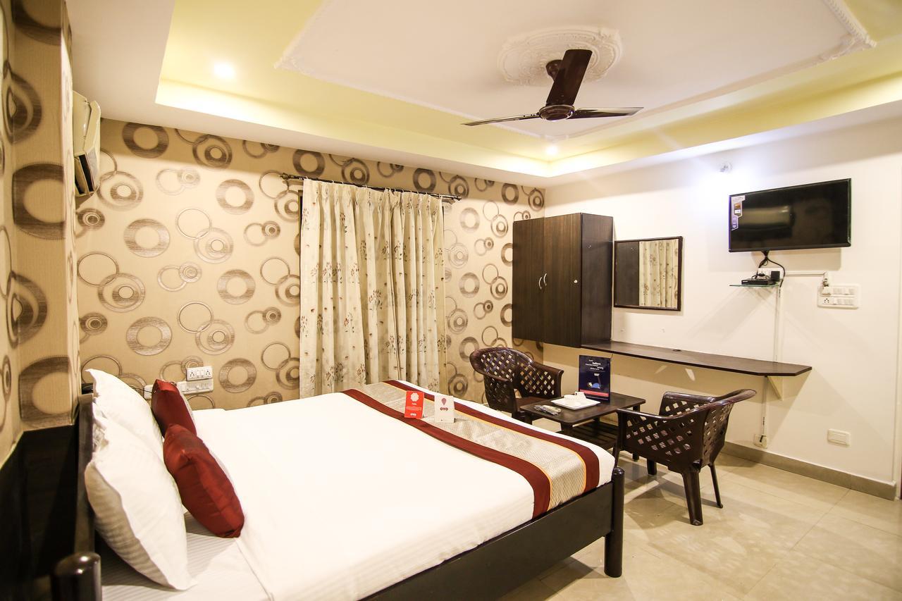 Oyo 9207 Chakri Guest House วิสาขปัตนัม ภายนอก รูปภาพ