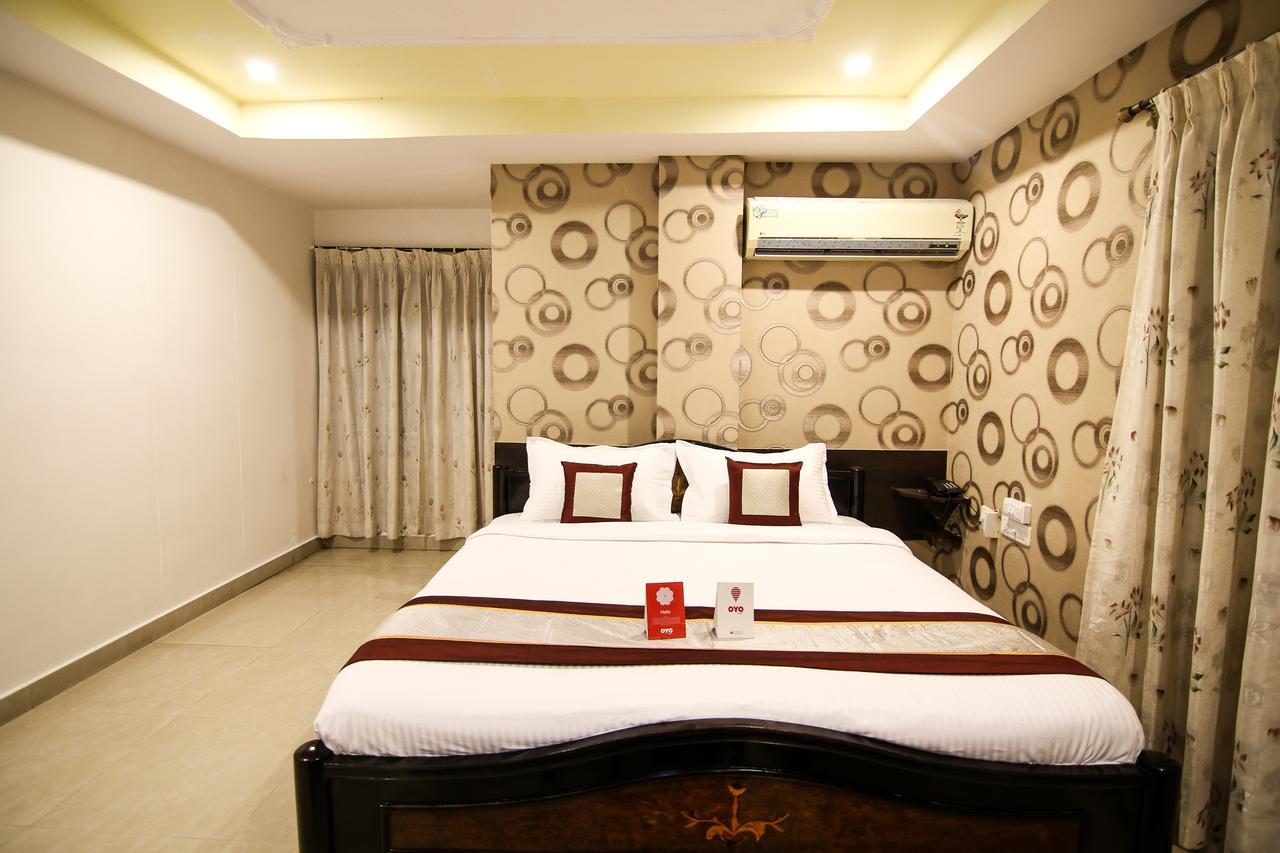 Oyo 9207 Chakri Guest House วิสาขปัตนัม ภายนอก รูปภาพ