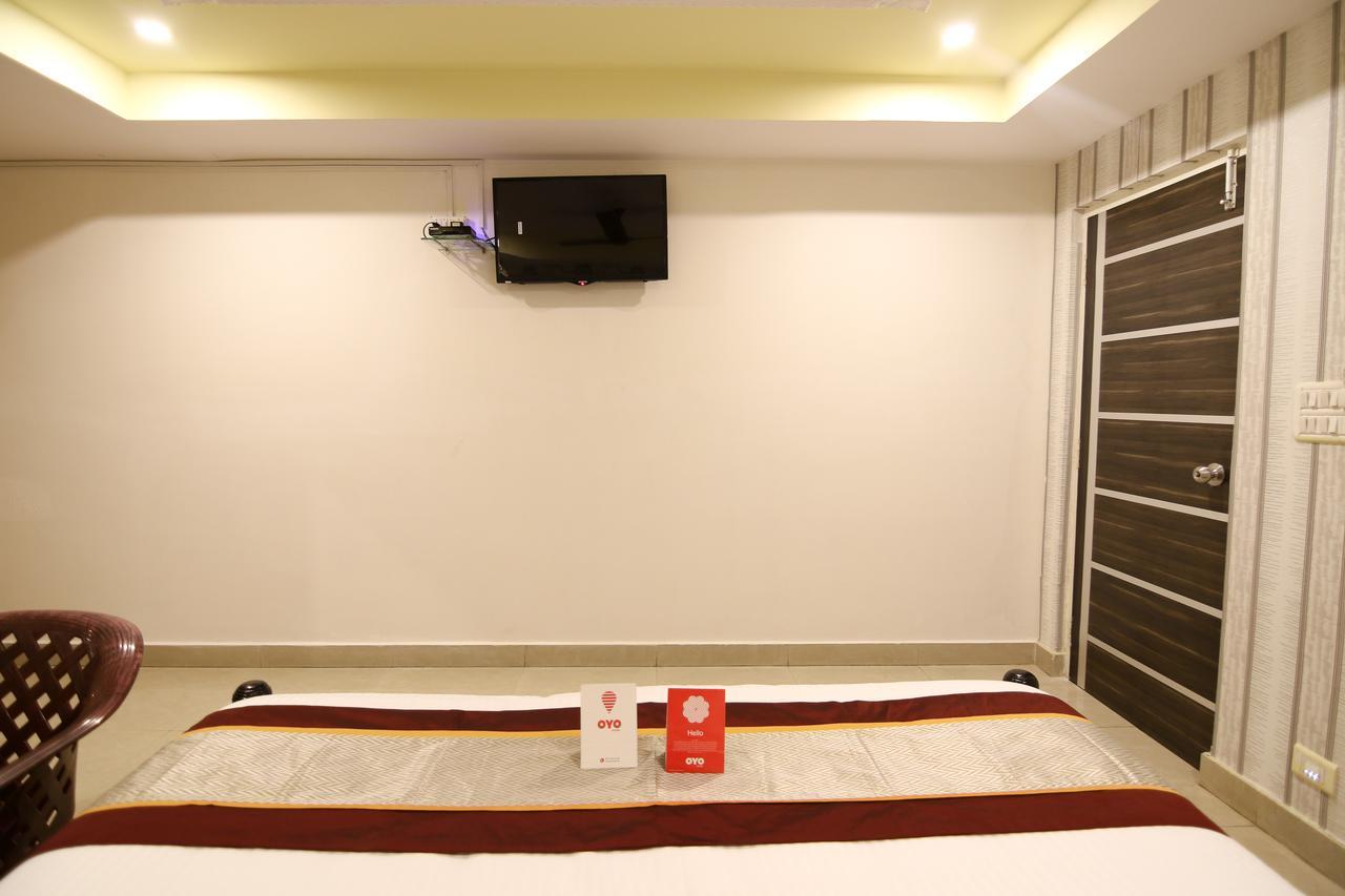 Oyo 9207 Chakri Guest House วิสาขปัตนัม ภายนอก รูปภาพ