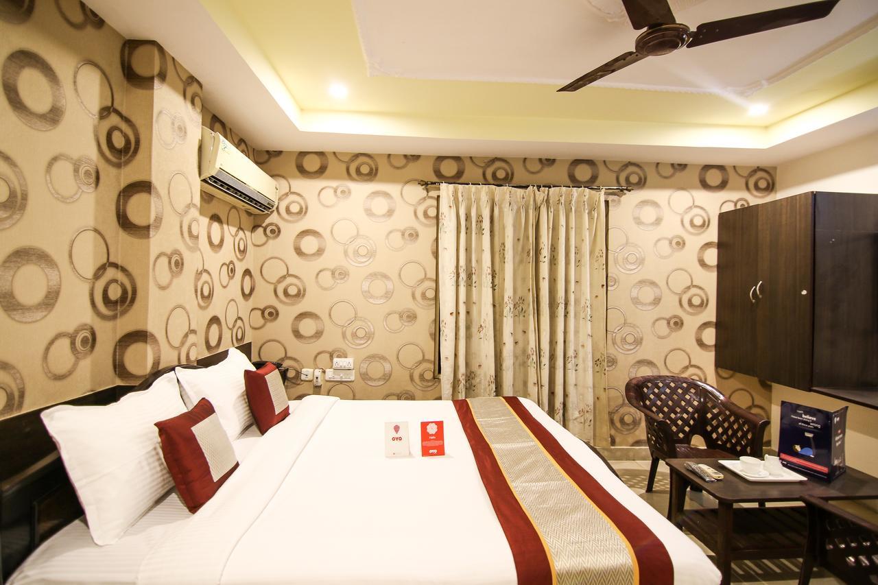 Oyo 9207 Chakri Guest House วิสาขปัตนัม ภายนอก รูปภาพ