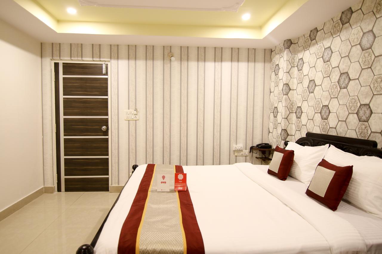 Oyo 9207 Chakri Guest House วิสาขปัตนัม ภายนอก รูปภาพ